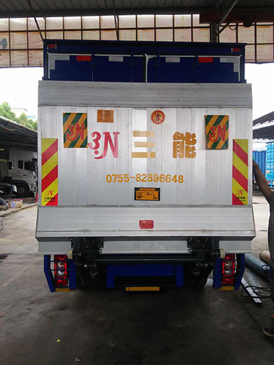 尾板合規(guī)操作指南，確保您的貨車安全與高效運(yùn)輸